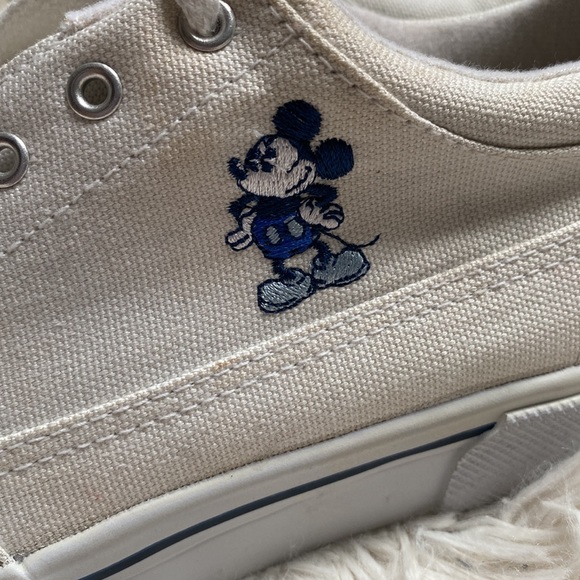 🎉2XHP🎉 Disney Vintage Mickey Mouse Canvas Sneakers 💗 White - Picture 12 of 16